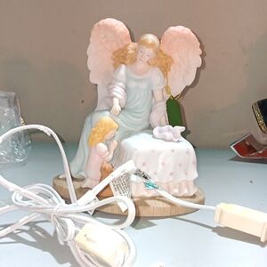 NIB SEAngel Figurine with Child